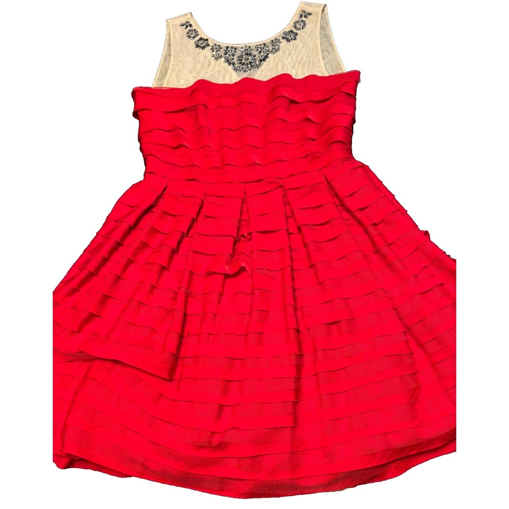 BCBGMAXAZRIA red silk chiffon layers party dress sleeveless V-back sz L crystals